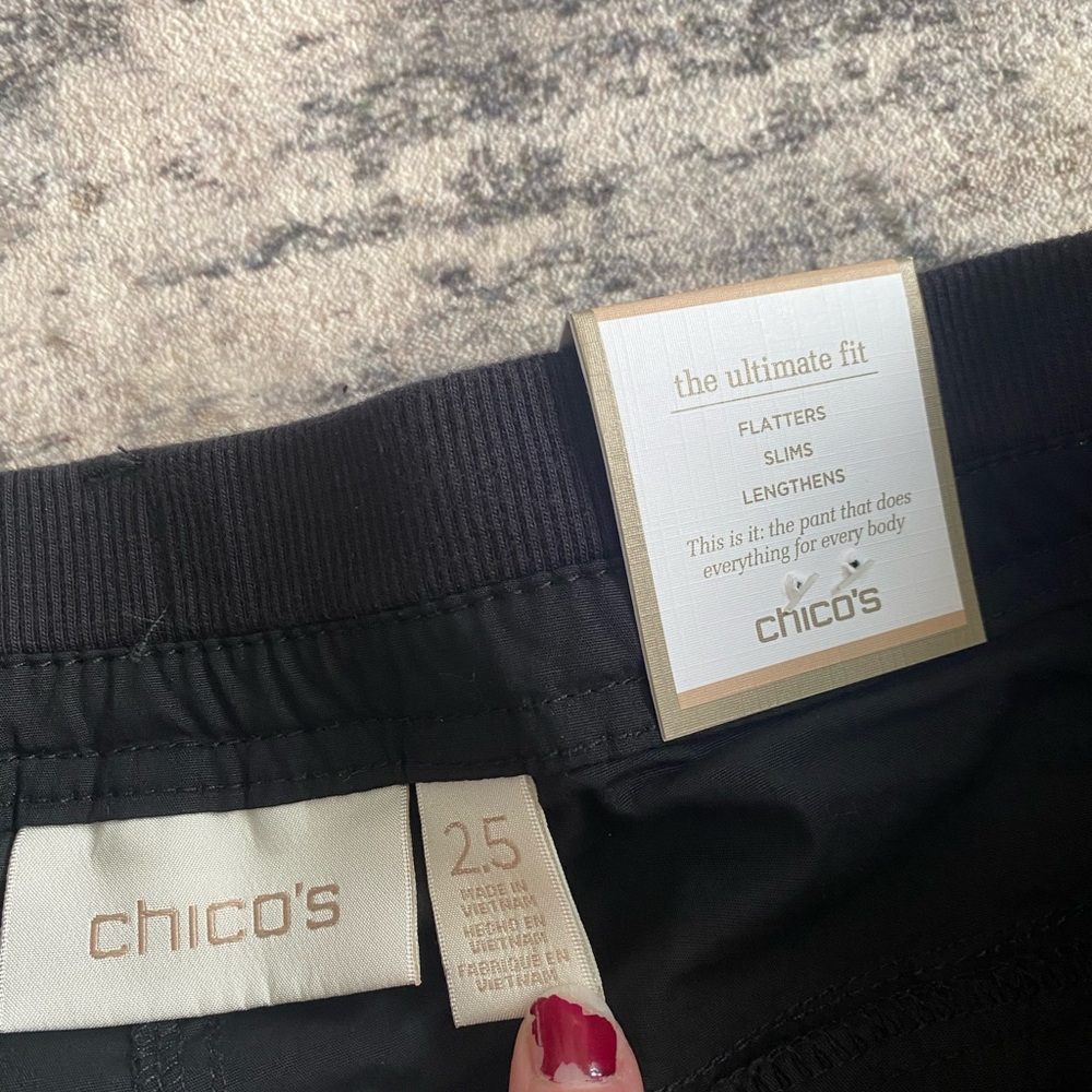 Chico's Black Capris with Button Detail - Picture 4 of 6